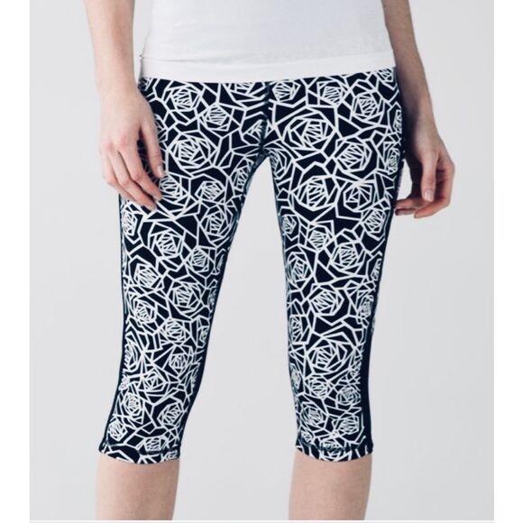 Lululemon Real Quick Posey Crops - Picture 14 of 14